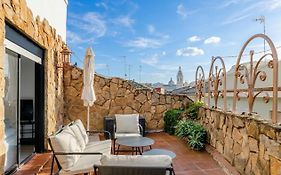 Apartamento Dúplex de Lujo con Terraza Privada y vistas al Castillo - Centro